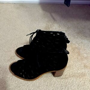 These are Gianni Bini heels.